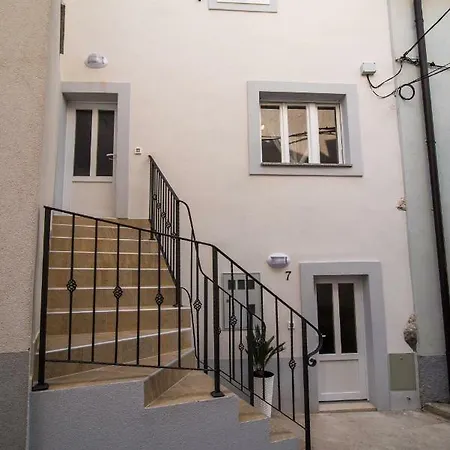 Apartment Tara *