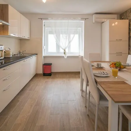 Tara Apartment Vrbnik (Primorje-Gorski Kotar)