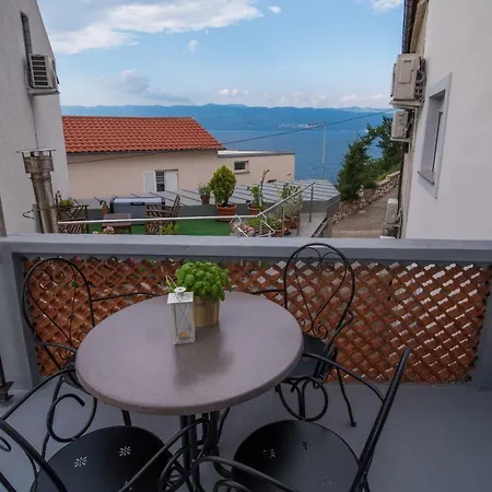 Tara Apartment *
